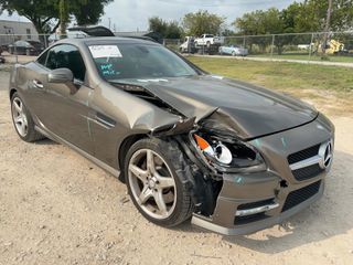 2014 Mercedes-Benz SLK 250 - Exterior Front Right Corner Image